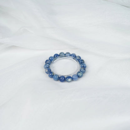 Kyanite Bracelet by Luananio – product view