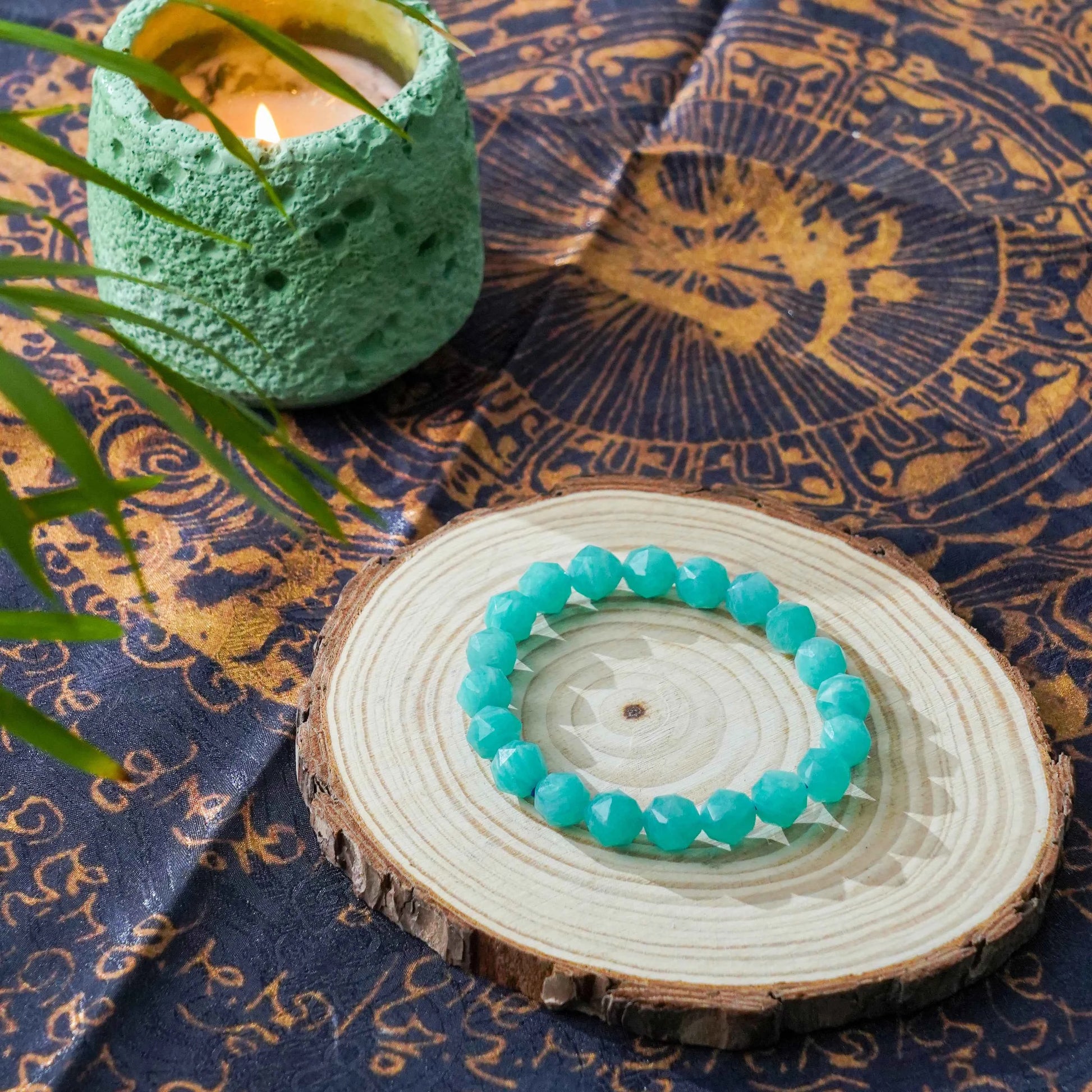 Moonstone Crystal - New Beginnings, Intuition & Feminine Energy